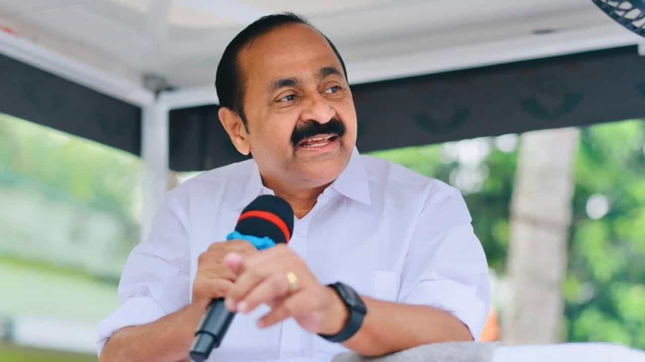 Muvattupuzha District Formation : പുതിയ ജില്ലയായി മൂവാറ്റുപുഴ പരിഗണനയിലെന്ന് മുഖ്യമന്ത്രി വി ഡി സതീശൻ, ഡീ ലിമിറ്റേഷൻ കമ്മീഷൻ വരും Muvattupuzha District Formation : പുതിയ ജില്ലയായി മൂവാറ്റുപുഴ പരിഗണനയിലെന്ന് മുഖ്യമന്ത്രി വി ഡി സതീശൻ, ഡീ ലിമിറ്റേഷൻ കമ്മീഷൻ വരും