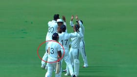 ജേഴ്‌സി നമ്പർ ടേപ്പ് കൊണ്ട് മറച്ചു! സൂര്യവംശിക്ക് എന്തുപറ്റി?