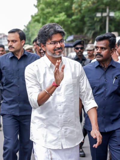തമിഴ്‌നാട്ടിലെ എല്ലാ എം.എൽ.എമാർക്കും ഇനിമുതൽ സർക്കാർ വക കാറും അലവൻസും