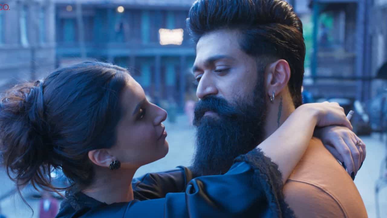Yash On Toxic Movie : അശ്ലീലത തെറ്റ്, താൻ ചുംബിച്ചിട്ട് പോലുമില്ല, ടോക്സിക് ജെൻ സിക്ക് വേണ്ടിയുള്ള സിനിമയെന്ന് യഷ്