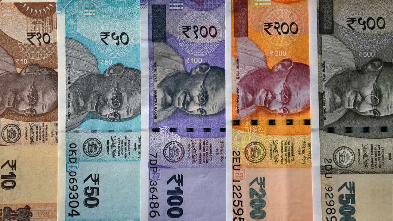 8th Pay Commission: എട്ടാം ശമ്പള കമ്മീഷൻ: അടിസ്ഥാന ശമ്പളം കുതിച്ചുയരും! 92% - 285% വരെ വർദ്ധനവോ?
