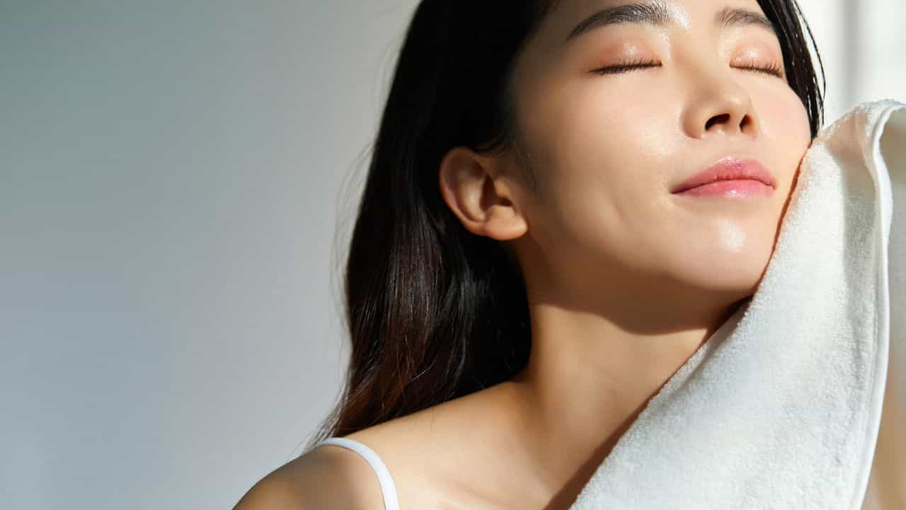 Korean Skin Care: കൊറിയക്കാരുടെ ഗ്ലാസ് സ്കിൻ നിങ്ങൾക്കും കിട്ടും, പൈസ ചെലവൊന്നുമില്ലെന്നേ...
