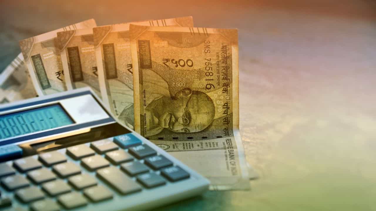 8th Pay Commission: പെൻഷൻകാർക്ക് 6 ലക്ഷത്തോളം രൂപ ലാഭിക്കാം; 8-ാം ശമ്പള കമ്മീഷന് മുമ്പിൽ ആവശ്യം 8th Pay Commission: പെൻഷൻകാർക്ക് 6 ലക്ഷത്തോളം രൂപ ലാഭിക്കാം; 8-ാം ശമ്പള കമ്മീഷന് മുമ്പിൽ ആവശ്യം