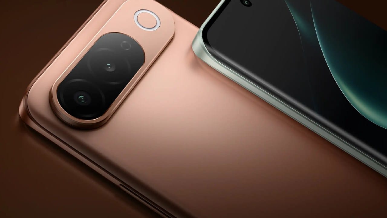 വിവോ T5 5G (vivo T5 5G) സെപ്റ്റംബർ 2 ബുധനാഴ്ച ഇന്ത്യയിൽ ലോഞ്ച് ചെയ്യും. 144Hz, 1.5K റെസല്യൂഷൻ 3D കർവ്ഡ് AMOLED ഡിസ്പ്ലേ, മീഡിയടെക് 7500 ടർബോ ചിപ്സെറ്റ്, 7,050mAh ബാറ്ററി ഉൾപ്പെടെയുള്ള ഫീച്ചറുകൾ സഹിതമാണ് ഈ വിവോ T5 സീരീസ് ഫോൺ എത്തുക.