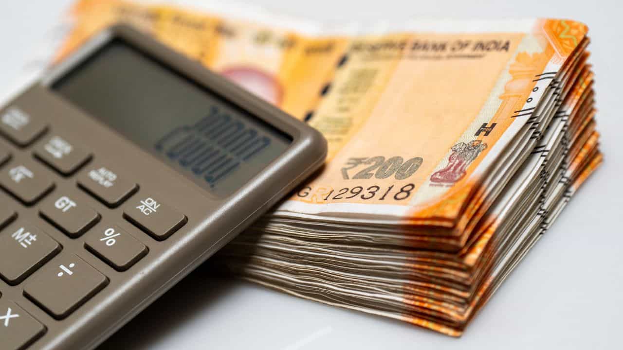 8th Pay Commission: 8-ാം ശമ്പള കമ്മീഷൻ; ബോണസ് തുക 7,000ത്തിൽ നിന്ന് 21,000 രൂപയിലേക്ക്! മാറ്റം എന്ന് മുതൽ? 8th Pay Commission: 8-ാം ശമ്പള കമ്മീഷൻ; ബോണസ് തുക 7,000ത്തിൽ നിന്ന് 21,000 രൂപയിലേക്ക്! മാറ്റം എന്ന് മുതൽ?