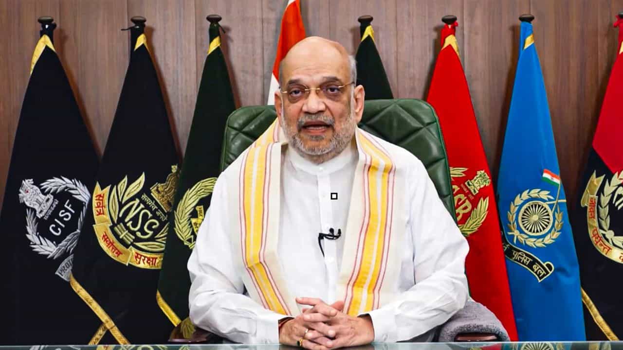 Amit Shah Food Poisoning: ഭക്ഷ്യവിഷബാധ: കേന്ദ്ര ആഭ്യന്തരമന്ത്രി അമിത് ഷായ്ക്ക് ഛർദിയും അസ്വസ്ഥതയും Amit Shah Food Poisoning: ഭക്ഷ്യവിഷബാധ: കേന്ദ്ര ആഭ്യന്തരമന്ത്രി അമിത് ഷായ്ക്ക് ഛർദിയും അസ്വസ്ഥതയും