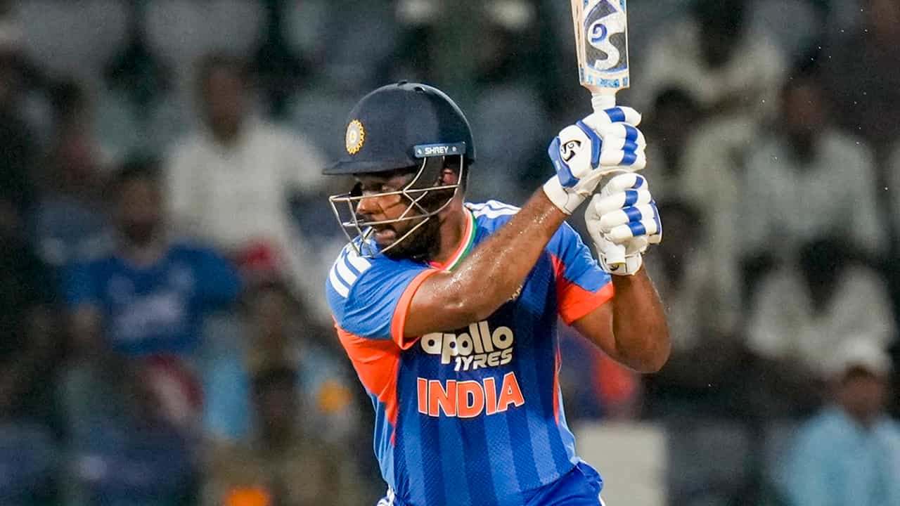 Sanju Samson: സഞ്ജുവിനെ വെറുതെ വിടൂ, അദ്ദേഹം സ്വതന്ത്രമായി കളിക്കട്ടെ! പിന്തുണച്ച് മുന് വനിതാതാരം Sanju Samson: സഞ്ജുവിനെ വെറുതെ വിടൂ, അദ്ദേഹം സ്വതന്ത്രമായി കളിക്കട്ടെ! പിന്തുണച്ച് മുന് വനിതാതാരം