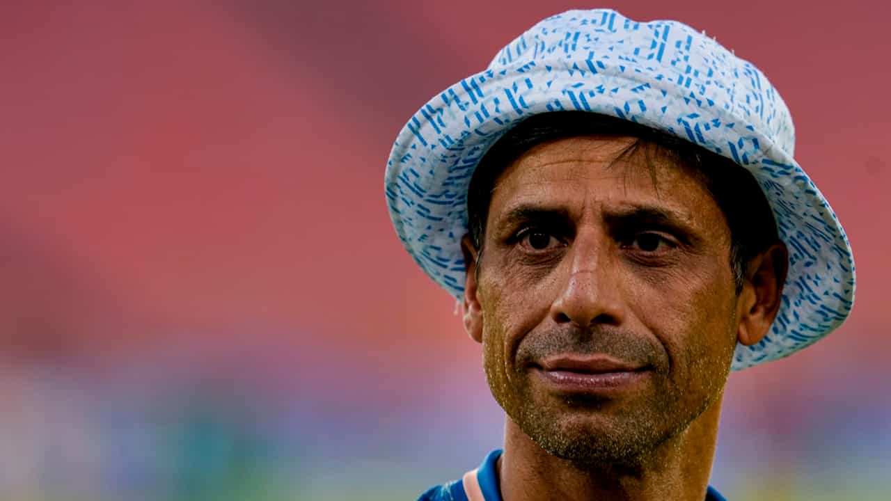ഭാര്യ സമ്മതിച്ചാൽ മാത്രം നോക്കാം! ടീം ഇന്ത്യയുടെ പരിശീലക സ്ഥാനത്തെക്കുറിച്ച് ആശിഷ് നെഹ്റ ഭാര്യ സമ്മതിച്ചാൽ മാത്രം നോക്കാം! ടീം ഇന്ത്യയുടെ പരിശീലക സ്ഥാനത്തെക്കുറിച്ച് ആശിഷ് നെഹ്റ