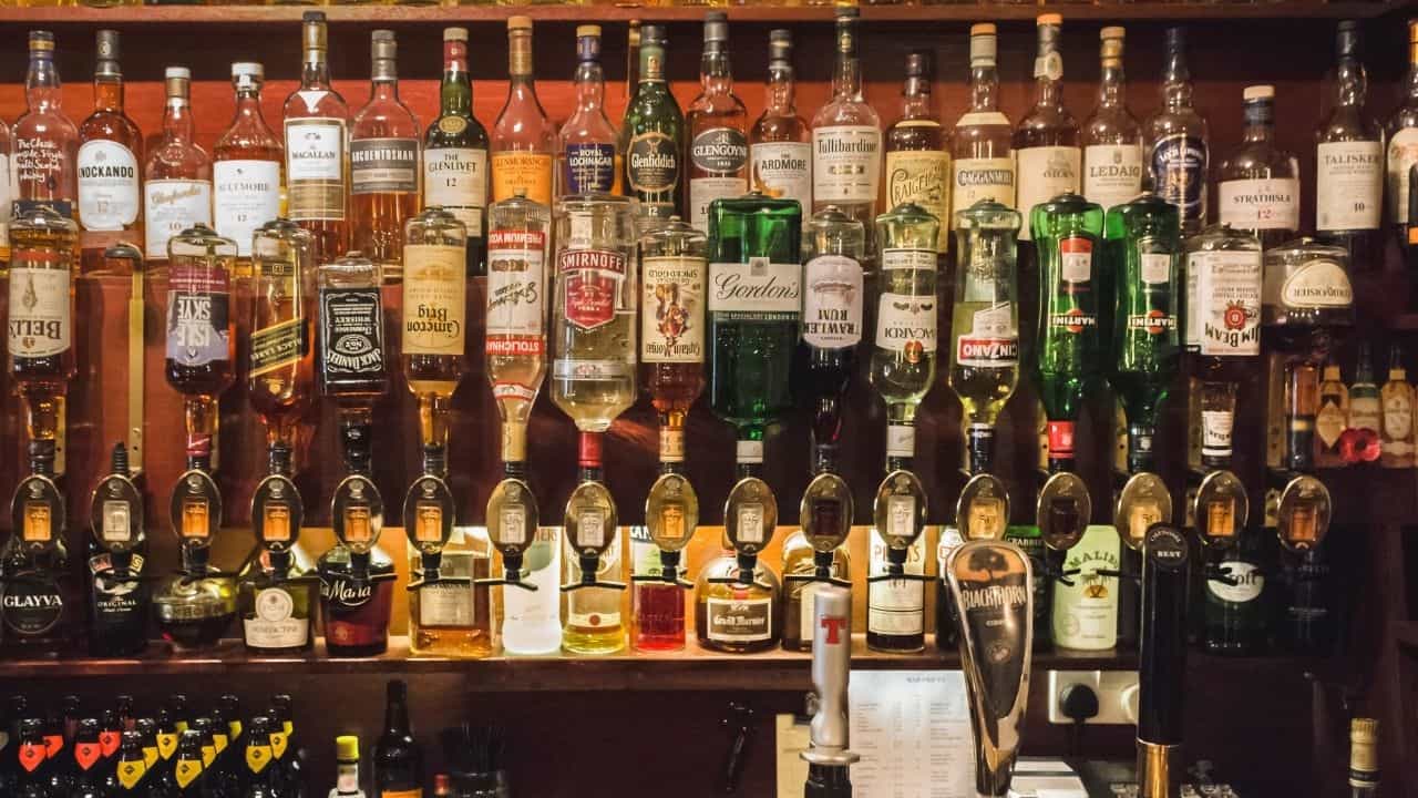 Kerala BEVCO Holiday : തിരഞ്ഞെടുപ്പ്, ഡ്രൈ ഡേ, ഗാന്ധി ജയന്തി പിന്നെ സമയം മാറ്റവും; ഇതറിയാതെ പോകരുത്