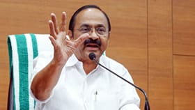 ഇടുക്കിയിൽ മുഖ്യമന്ത്രിക്ക് നേരെ കരിങ്കൊടി, പ്രതിഷേധിച്ചത് യൂത്ത്