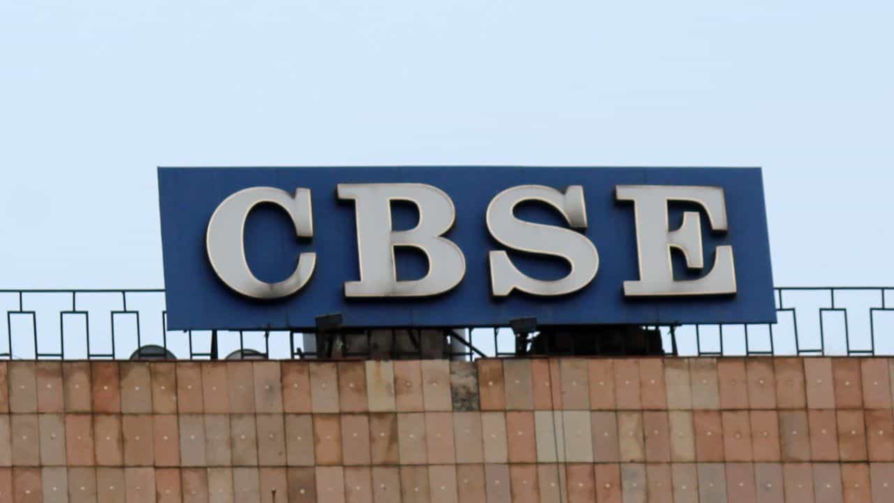 CBSE Date Sheet 2027: സിബിഎസ്ഇ 10, 12 ക്ലാസ് പരീക്ഷാ തീയതികൾ ഉടൻ; ഡേറ്റ് ഷീറ്റ് എവിടെ, എങ്ങനെ പരിശോധിക്കാം? CBSE Date Sheet 2027: സിബിഎസ്ഇ 10, 12 ക്ലാസ് പരീക്ഷാ തീയതികൾ ഉടൻ; ഡേറ്റ് ഷീറ്റ് എവിടെ, എങ്ങനെ പരിശോധിക്കാം?