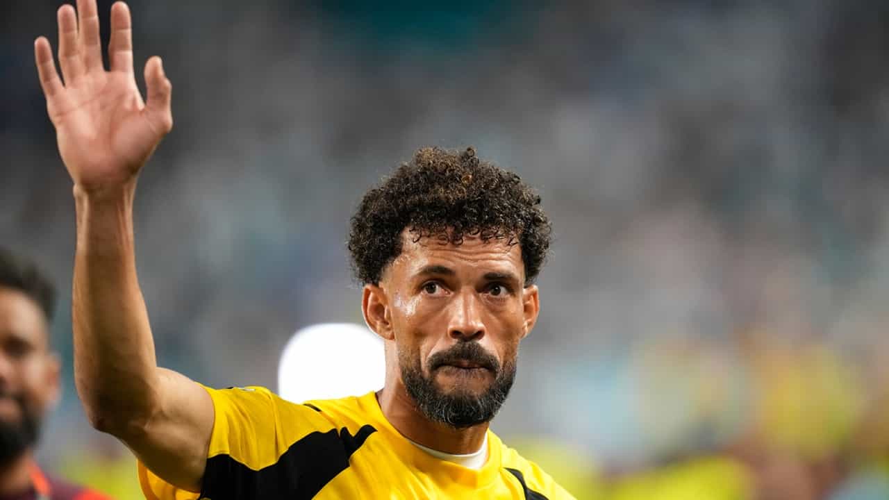 പ്രശസ്തി വന്നപ്പോള് വോസിന്യയ്ക്ക് നഷ്ടപ്പെട്ടത് സമാധാനം; പഴയ ജീവിതം മതിയായിരുന്നുവെന്ന് ലോകകപ്പ് ഹീറോ പ്രശസ്തി വന്നപ്പോള് വോസിന്യയ്ക്ക് നഷ്ടപ്പെട്ടത് സമാധാനം; പഴയ ജീവിതം മതിയായിരുന്നുവെന്ന് ലോകകപ്പ് ഹീറോ
