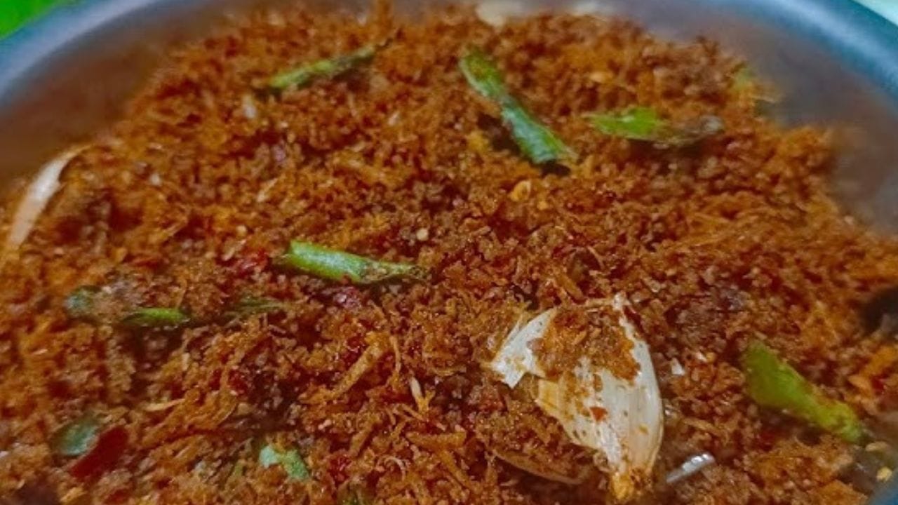 ഇവ ഈർപ്പം കടക്കാത്ത കാറ്റ് കയറാത്ത ഒരു പാത്രത്തിലാക്കി സൂക്ഷിക്കുകയാണെങ്കിൽ ആവശ്യാനുസരണം നിങ്ങൾക്ക് എത്ര കാലം വേണമെങ്കിലും കേടുകൂടാതെ ഉപയോഗിക്കാൻ പറ്റും മാത്രമല്ല നിങ്ങൾ ഉപയോഗിക്കുന്ന രീതിയിൽ അനുസരിച്ച് അത് ഫ്രിഡ്ജിൽ വെച്ചില്ലെങ്കിലും കുഴപ്പമില്ല.