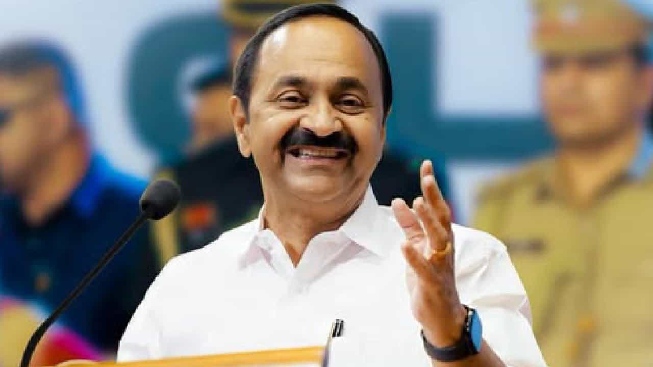 19-ാം നൂറ്റാണ്ടിൽ പറയേണ്ട കാര്യം 21-ാം നൂറ്റാണ്ടിൽ പറയുന്നു: കാന്തപുരത്തിന്റെ പ്രസ്താവന തള്ളി മുഖ്യമന്ത്രി