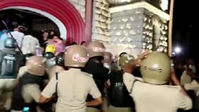 ഗ്രനേഡ്, കണ്ണീർവാതകം... തലസ്ഥാനത്ത് വൻ സംഘർഷം