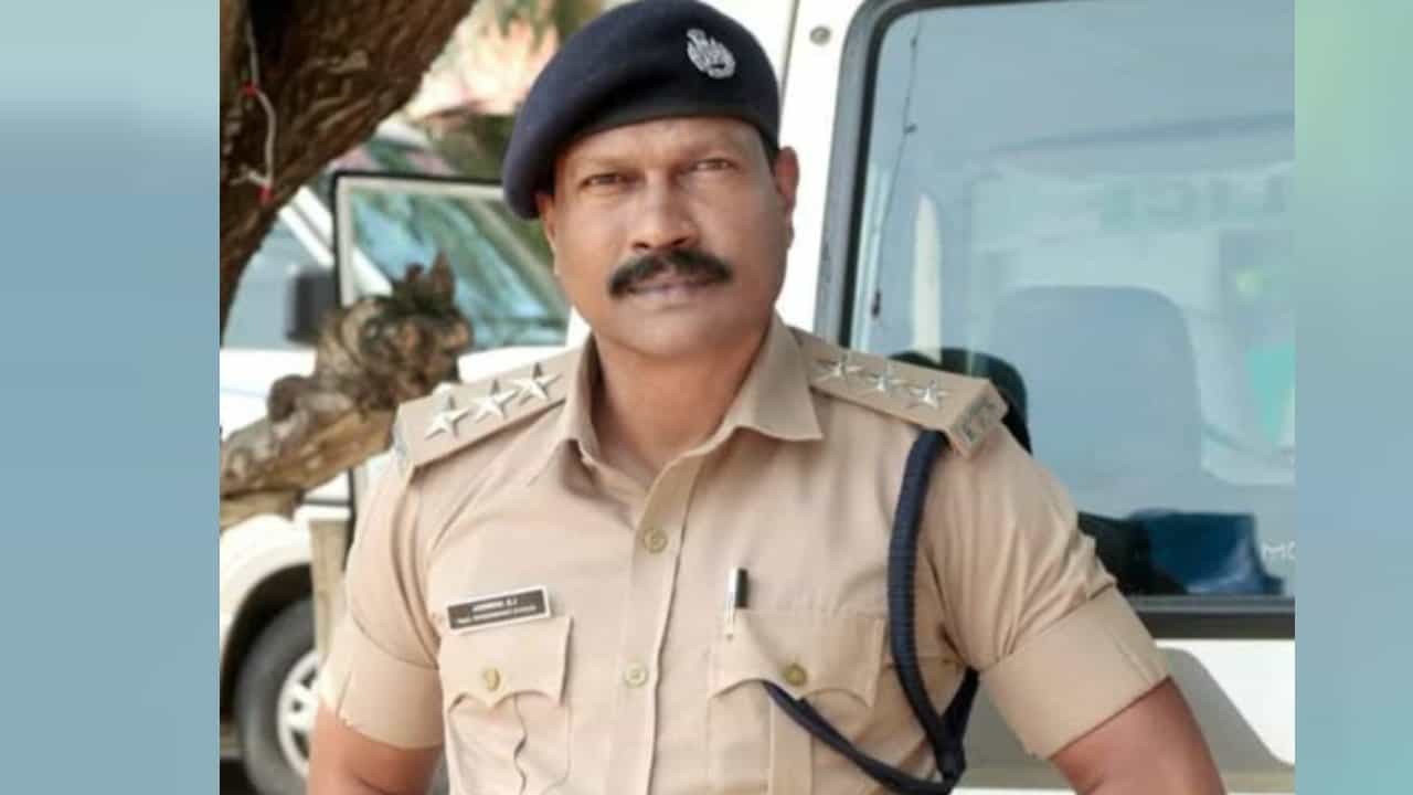 ഷാരോൺ വധക്കേസ് അന്വേഷിച്ച ഡിവൈഎസ്പി കെ.ജെ ജോൺസൺ അന്തരിച്ചു ഷാരോൺ വധക്കേസ് അന്വേഷിച്ച ഡിവൈഎസ്പി കെ.ജെ ജോൺസൺ അന്തരിച്ചു