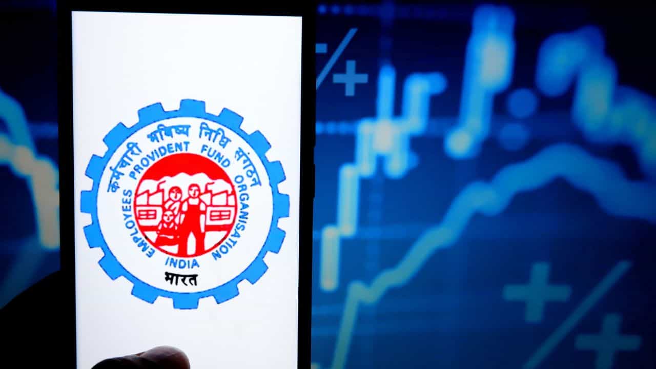 EPFO Pension: EPFO പെൻഷൻ ലഭിക്കാൻ എത്ര വർഷം ജോലി ചെയ്യണം? ശ്രദ്ധിക്കേണ്ട കാര്യങ്ങൾ EPFO Pension: EPFO പെൻഷൻ ലഭിക്കാൻ എത്ര വർഷം ജോലി ചെയ്യണം? ശ്രദ്ധിക്കേണ്ട കാര്യങ്ങൾ