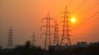 Kerala Power Cut: വൈദ്യുതി കിട്ടാനില്ല ഗയ്സ്; ഇന്നും ​കൈ താൻ ഫാൻ