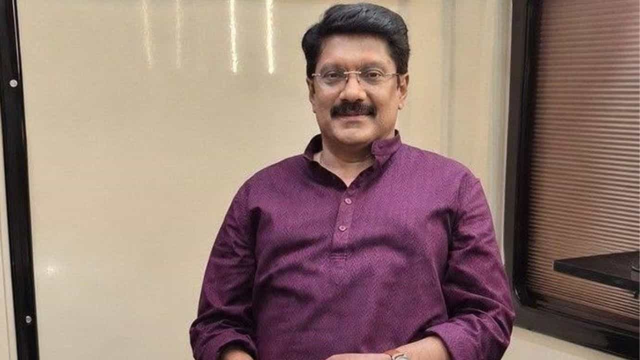 G Venugopal: ജി വേണുഗോപാലിനെ കേരള സാഹിത്യ അക്കാദമി ചെയർമാനായി നിയമിച്ചു G Venugopal: ജി വേണുഗോപാലിനെ കേരള സാഹിത്യ അക്കാദമി ചെയർമാനായി നിയമിച്ചു