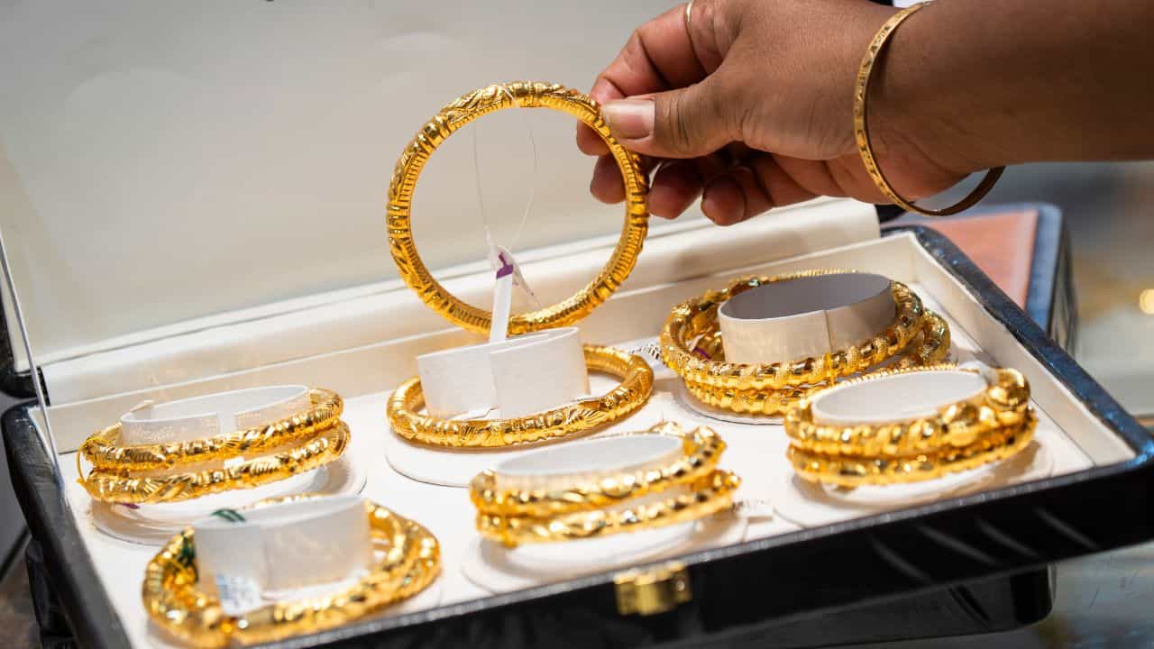 Kerala Gold Rate Today: സ്വർണ്ണത്തിന്റെ പോക്ക് എങ്ങോട്ട്? ഇന്നത്തെ നിരക്ക് അറിയാം Kerala Gold Rate Today: സ്വർണ്ണത്തിന്റെ പോക്ക് എങ്ങോട്ട്? ഇന്നത്തെ നിരക്ക് അറിയാം
