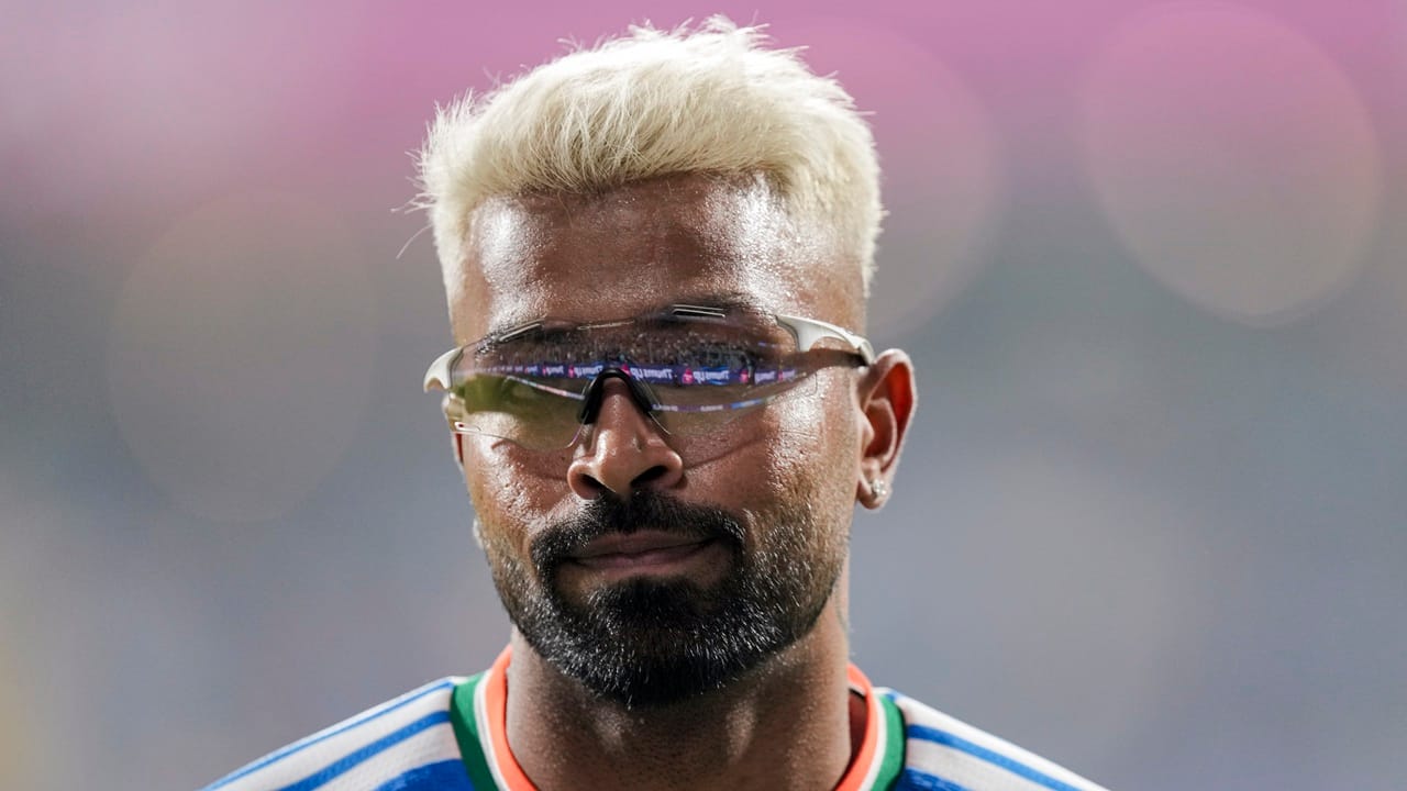 മൾട്ടി-ഡേ സ്ക്വാഡ്: അമൻ മൊഖാഡെ, ആയുഷ് പാണ്ഡെ, ദേവ്ദത്ത് പടിക്കൽ, സായ് സുദർശൻ, യാഷ് റാത്തോഡ്, ഷെയ്ക് റഷീദ്, കുമാർ കുശാഗ്ര, ഷംസ് മുലാനി, തനുഷ് കൊട്ടിയൻ, തുഷാർ ദേശ്പാണ്ഡെ, അൻഷുൽ കാംബോജ്, പ്രഫുൽ ഹിംഗെ, എൻ ജഗദീശൻ, നചികേത് ഭൂതേ, വി വൈശാക്. ഏകദിന ടീം: പ്രിയാൻഷ് ആര്യ, സായ് സുദർശൻ, ദേവദത്ത് പടിക്കൽ, റുതുരാജ് ഗെയ്ക്വാദ്, രജത് പടിദാർ, കുമാർ കുശാഗ്ര, നിശാന്ത് സിന്ധു, വിപ്രജ് നിഗം, അർഷിൻ കുൽക്കർണി, അർഷാദ് ഖാൻ, നമൻ ധീർ, ഹാർദിക് പാണ്ഡ്യ, പ്രഭ്സിമ്രാൻ സിംഗ്, ഗുർജപ്നീത് സിംഗ്, യാഷ് താക്കൂർ