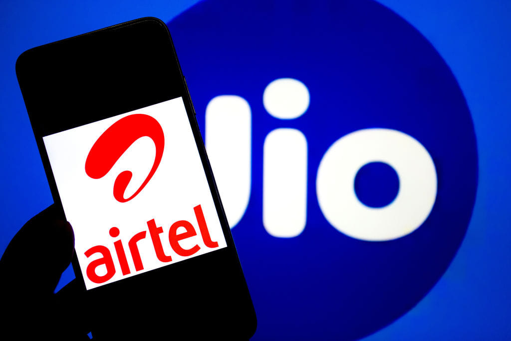 നിങ്ങളുടെ പ്രദേശത്ത് 4G ആണ് ലഭിക്കുന്നതെങ്കിൽ എയർടെൽ പ്ലാൻ ആണ് നല്ലത്. എന്നിരുന്നാലും, നിങ്ങൾക്ക് 5G ഉണ്ടെങ്കിൽ
ഗൂഗിൾ AI പ്രോ സബ്സ്ക്രിപ്ഷനോടൊപ്പം കൂടുതൽ വാലിഡിറ്റി ആഗ്രഹിക്കുന്നുവെങ്കിൽ, നിങ്ങൾക്ക് ജിയോ പ്ലാൻ തിരഞ്ഞെടുക്കാം.