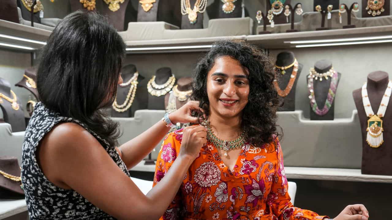 Kerala Gold Rate: അമ്പട കേമാ പൊന്നിന് കുട്ടാ...ഇന്നത്തെ സ്വര്ണവില കേട്ടോ നിങ്ങള്? Kerala Gold Rate: അമ്പട കേമാ പൊന്നിന് കുട്ടാ...ഇന്നത്തെ സ്വര്ണവില കേട്ടോ നിങ്ങള്?
