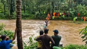 മഴക്കെടുതിയിൽ കേരളം, ആറ് മരണം; നാല് പേരെ കാണാനില്ല