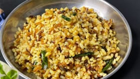 കറിയൊന്നും വേണ്ടാ, ഈ ചോറ് മാത്രം മതി!; തനി നാടൻ ചുവന്നുള്ളി ചോറ്