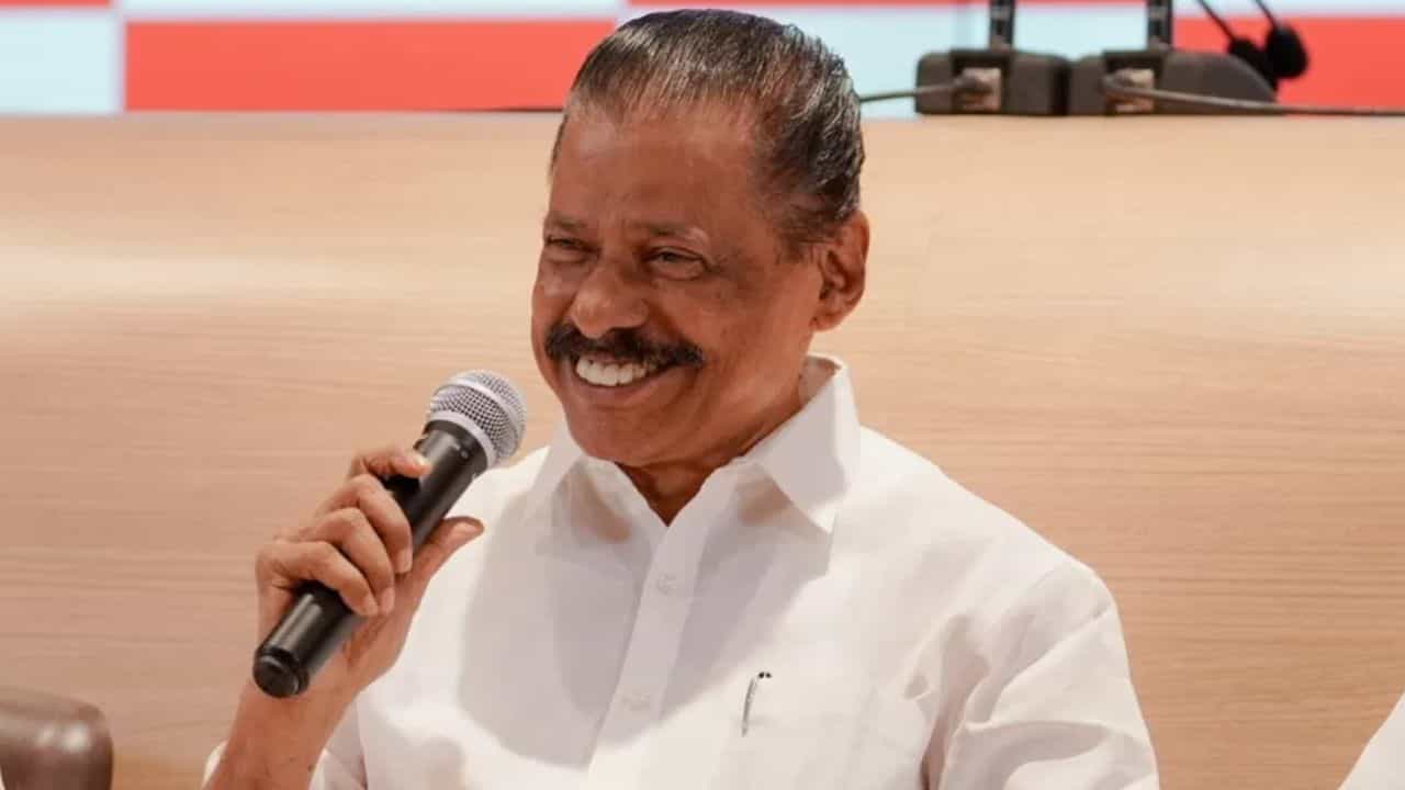 MV Govindan: എക്സാലോജിക്കിൽ തെറ്റായി ഒന്നുമില്ല, നേതാക്കളുടെ മക്കൾ ചെറിയ വ്യവസായങ്ങൾ നടത്തുന്നുണ്ട്; എം വി ഗോവിന്ദൻ MV Govindan: എക്സാലോജിക്കിൽ തെറ്റായി ഒന്നുമില്ല, നേതാക്കളുടെ മക്കൾ ചെറിയ വ്യവസായങ്ങൾ നടത്തുന്നുണ്ട്; എം വി ഗോവിന്ദൻ