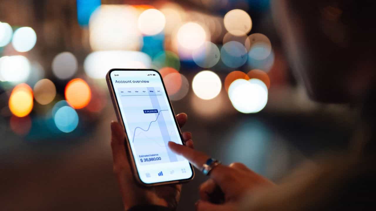 പ്രതിമാസം 80,000 രൂപ എസ്ഐപി; 60-ാം വയസിൽ 8.7 കോടി രൂപ നേടാൻ ഈ പ്ലാൻ പ്രതിമാസം 80,000 രൂപ എസ്ഐപി; 60-ാം വയസിൽ 8.7 കോടി രൂപ നേടാൻ ഈ പ്ലാൻ
