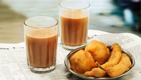 ഒരു കപ്പ് കുടിച്ചാൽ, ചുറ്റുമുള്ളതൊന്നും കാണില്ല!; തനി നാടൻ ചായ