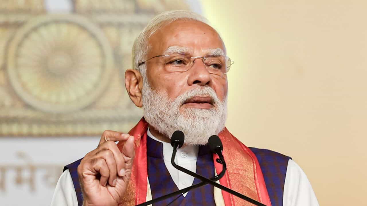 PM Narendra Modi: 7.8% ജിഡിപി വളർച്ച: രാഹുൽ ഗാന്ധിക്കെതിരെ ‘ജൂഠ് കീ ഗൂഞ്ച്’ വിമർശനവുമായി പ്രധാനമന്ത്രി PM Narendra Modi: 7.8% ജിഡിപി വളർച്ച: രാഹുൽ ഗാന്ധിക്കെതിരെ ‘ജൂഠ് കീ ഗൂഞ്ച്’ വിമർശനവുമായി പ്രധാനമന്ത്രി