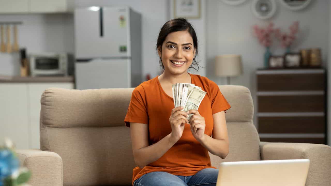 മാസം 5000 രൂപ മാറ്റിവെക്കാമോ? 10 വര്‍ഷം കൊണ്ട് 8.5 ലക്ഷം രൂപയിലേറെ ഉണ്ടാക്കാം; പോസ്റ്റ് ഓഫീസ് പദ്ധതിയെ കുറിച്ചറിയാം