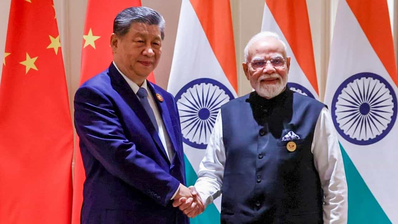 BRICS 2026 : മൂന്ന് പരസ്പര തത്വങ്ങൾ; പ്രധാനമന്ത്രി നരേന്ദ്ര മോദിയും ചൈനീസ് പ്രസിഡന്റ് ഷി ജിൻപിങ്ങും കൂടിക്കാഴ്ച നടത്തി BRICS 2026 : മൂന്ന് പരസ്പര തത്വങ്ങൾ; പ്രധാനമന്ത്രി നരേന്ദ്ര മോദിയും ചൈനീസ് പ്രസിഡന്റ് ഷി ജിൻപിങ്ങും കൂടിക്കാഴ്ച നടത്തി