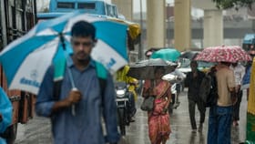 തീവ്ര ന്യൂന മർദ്ദ സാധ്യത! യെല്ലോ അലർട്ട് ഈ ജില്ലകളിൽ; കാലാവസ്ഥ