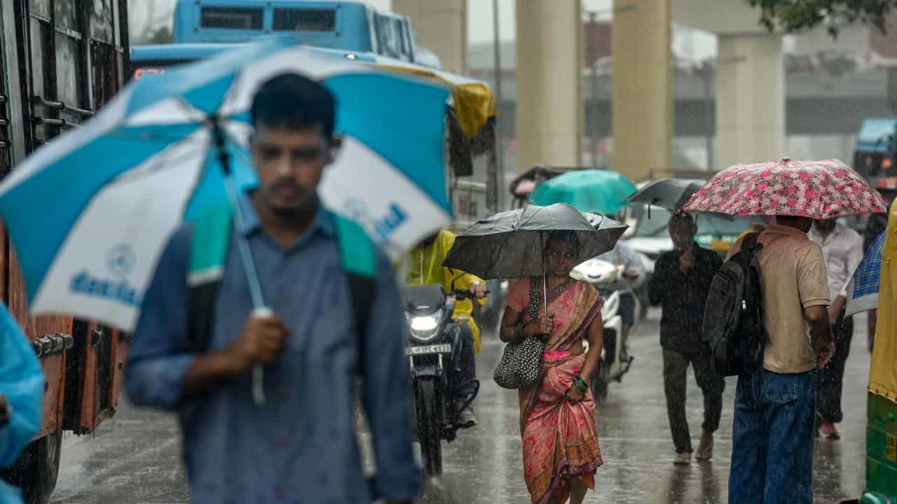 Kerala Weather Update: തീവ്ര ന്യൂന മർദ്ദ സാധ്യത! യെല്ലോ അലർട്ട് ഈ ജില്ലകളിൽ; ഇന്നത്തെ കാലാവസ്ഥ
