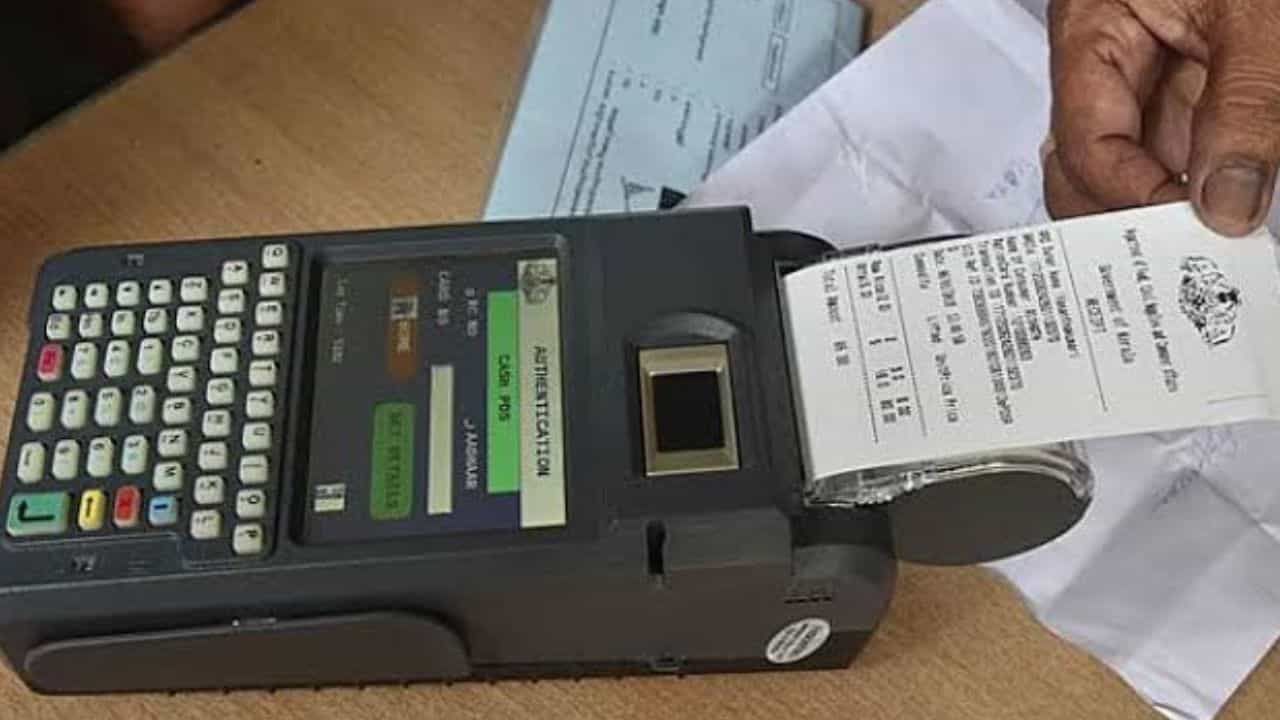 Ration Card: റേഷന് കാര്ഡുകള് റദ്ദാക്കും; 6 മാസം വിഹിതം വാങ്ങാത്തവര് പെട്ടു, നടപടി ഉടന് Ration Card: റേഷന് കാര്ഡുകള് റദ്ദാക്കും; 6 മാസം വിഹിതം വാങ്ങാത്തവര് പെട്ടു, നടപടി ഉടന്