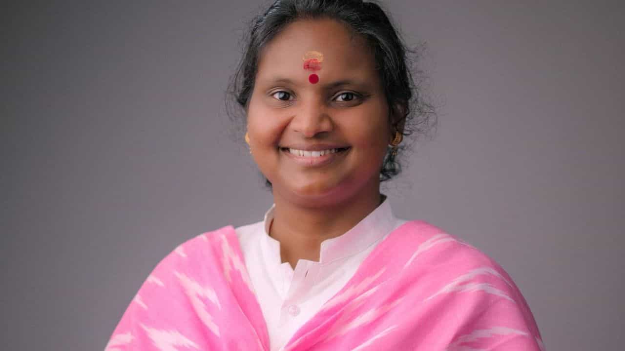 Ramya Haridas: ചിറയൻകീഴിലെ കൂട്ടയടിയിൽ രമ്യക്കെതിരെ നടപടിയില്ല; കെസി വേണുഗോപാലിനെ കണ്ട് എംഎൽഎ Ramya Haridas: ചിറയൻകീഴിലെ കൂട്ടയടിയിൽ രമ്യക്കെതിരെ നടപടിയില്ല; കെസി വേണുഗോപാലിനെ കണ്ട് എംഎൽഎ