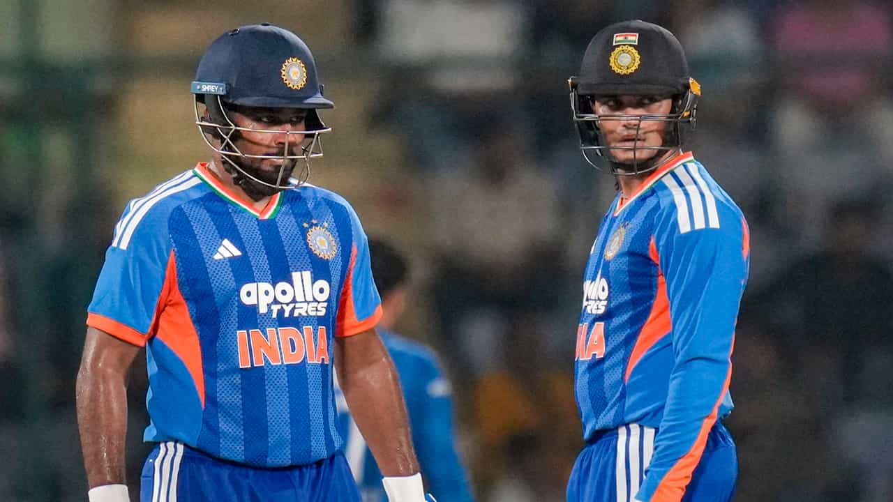 India vs Japan T20: 300 റണ്സ് ലോഡിങ്? സാനോ ഗ്രൗണ്ടിൽ തീപ്പൊരി പാറുമോ? റെക്കോർഡുകൾ തകർത്തെറിയാൻ സഞ്ജുവും അഭിഷേകും India vs Japan T20: 300 റണ്സ് ലോഡിങ്? സാനോ ഗ്രൗണ്ടിൽ തീപ്പൊരി പാറുമോ? റെക്കോർഡുകൾ തകർത്തെറിയാൻ സഞ്ജുവും അഭിഷേകും