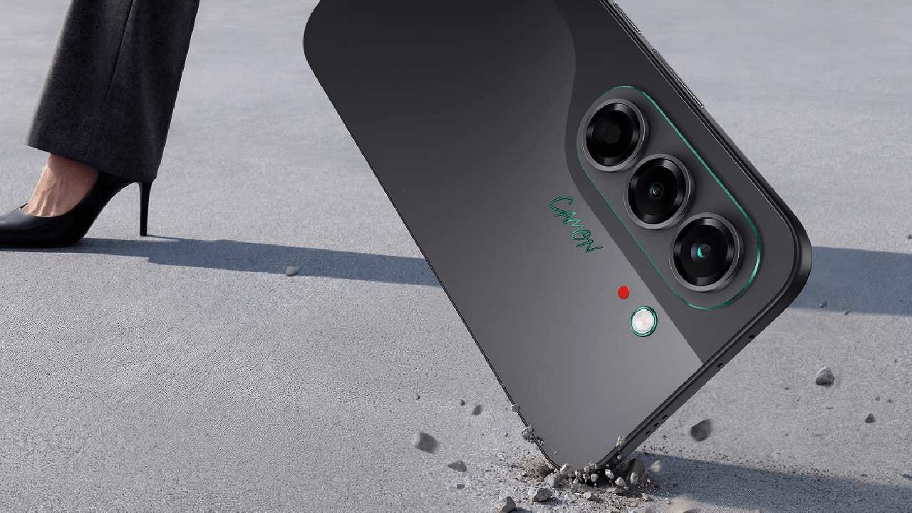 കരുത്ത്: 2.6GHz ഒക്ട കോർ മീഡിയടെക് ഡൈമെൻസിറ്റി 7300e 4nm പ്രൊസസർ ആണ് ഈ ഫോണിന്റെ കരുത്ത്. മാലി-G610 MC2 GPU, 8GB റാം, 128GB / 256GB സ്റ്റോറേജ് എന്നിവയും ഇതിലുണ്ട്. ആൻഡ്രോയിഡ് 16 അടിസ്ഥാനമാക്കിയുള്ള HiOS 16-ൽ ആണ് പ്രവർത്തനം.
