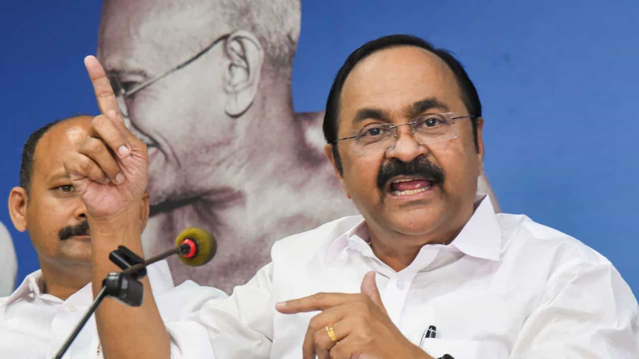 V D Satheesan: പിഎം ശ്രീയിൽ നിന്ന് പിന്മാറാനാകില്ല; വിദ്യാഭ്യാസ വകുപ്പിന് കേന്ദ്ര സഹായം ലഭിക്കില്ലെന്ന് വി ഡി സതീശൻ V D Satheesan: പിഎം ശ്രീയിൽ നിന്ന് പിന്മാറാനാകില്ല; വിദ്യാഭ്യാസ വകുപ്പിന് കേന്ദ്ര സഹായം ലഭിക്കില്ലെന്ന് വി ഡി സതീശൻ