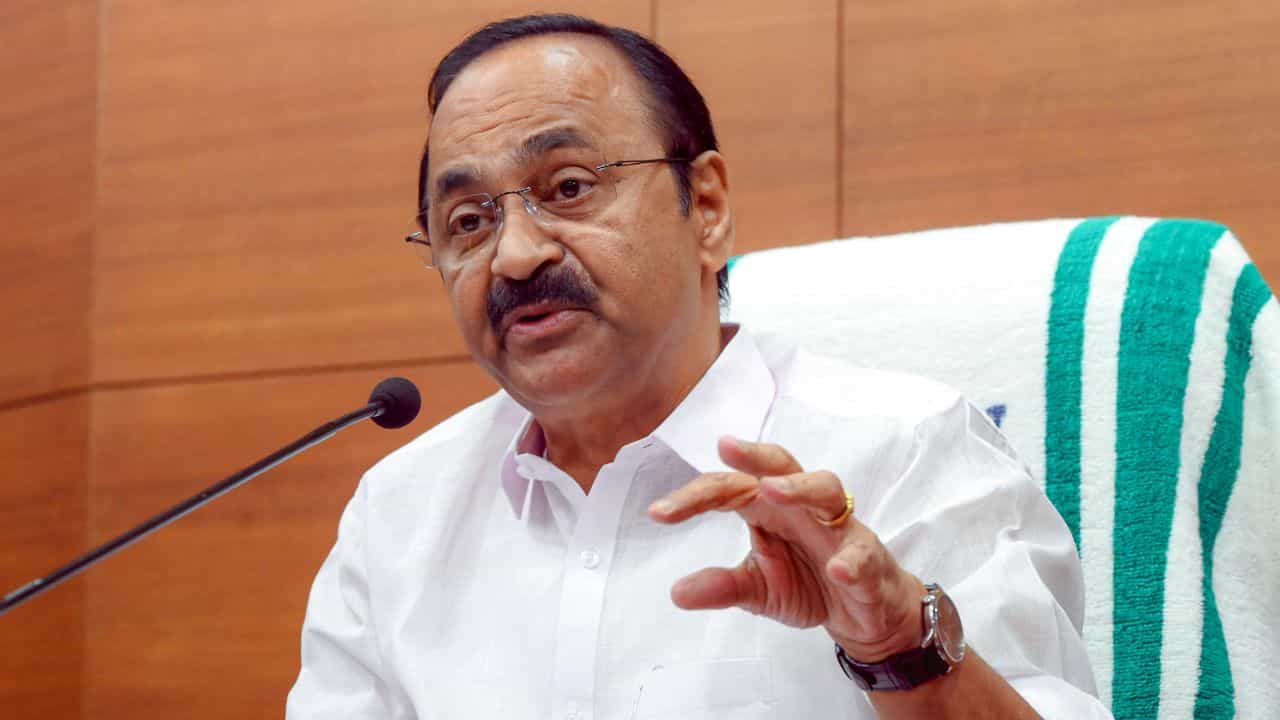 VD Satheesan: ചെലവ് 19.88 ലക്ഷം! മുഖ്യമന്ത്രി പറന്ന വിമാനത്തിന് പണം സ്പോൺസർ ചെയ്തത് ചിപ്സൺ ഏവിയേഷൻ
