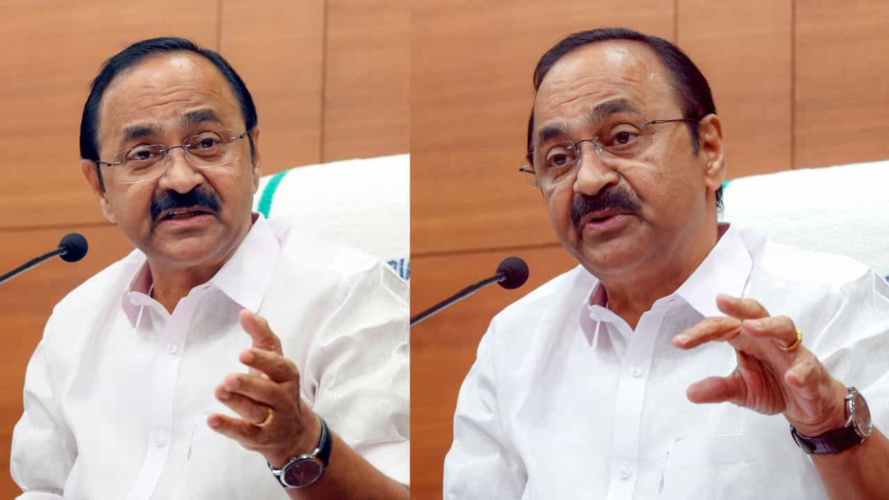 VD Satheesan: മുഖ്യമന്ത്രി വി ഡി സതീശന്റെ ചാർട്ടേർഡ് വിമാനയാത്ര; കേരള ലോകായുക്തയിൽ പരാതി