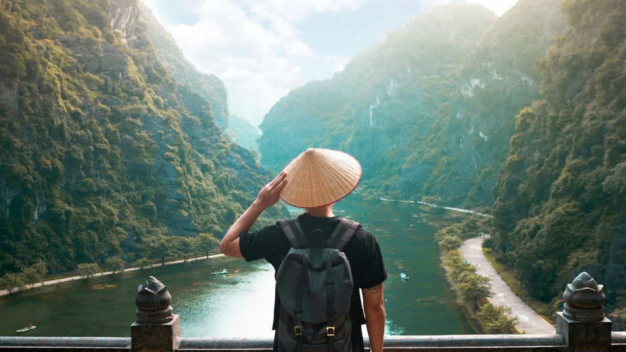 IRCTC Tour Package: വിയറ്റ്നാമും കംബോഡിയയും വിളിക്കുന്നു! വിസ മുതൽ വിമാനം വരെ എല്ലാം റെഡിയാക്കി ഐ.ആർ.സി.ടി.സി IRCTC Tour Package: വിയറ്റ്നാമും കംബോഡിയയും വിളിക്കുന്നു! വിസ മുതൽ വിമാനം വരെ എല്ലാം റെഡിയാക്കി ഐ.ആർ.സി.ടി.സി