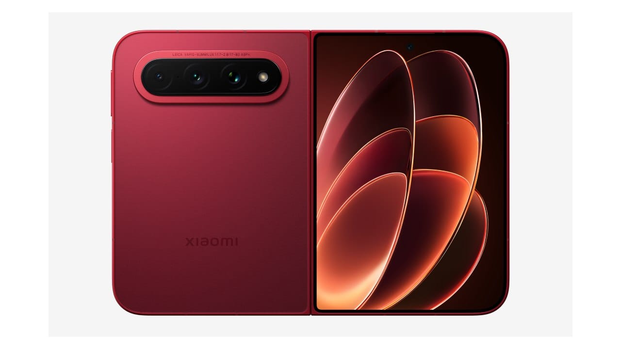  വിലയും ലഭ്യതയും: ഷവോമി 18 ഫോൾഡ് 12GB+256GB– 10999 യുവാൻ (ഏകദേശം 1,54,775 രൂപ), 12GB+512GB – 11999 യുവാൻ (ഏകദേശം 1,68,850 രൂപ), 16GB+512GB– 12999 യുവാൻ (ഏകദേശം 1,82,920 രൂപ), 16GB LPDDR6+1TB – 14999 യുവാൻ (ഏകദേശം 2,11,065 രൂപ), 16GB LPDDR6+1TB സെറാമിക് ലിമിറ്റഡ് എഡിഷൻ- 15999 യുവാൻ (ഏകദേശം 2,25,135 രൂപ). ഇതിന്റെ ഇന്ത്യൻ ലോഞ്ചിനെക്കുറിച്ച് നിലവിൽ കമ്പനി പ്രതികരിച്ചിട്ടില്ല. 