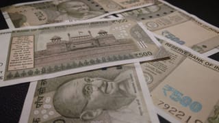8th Pay Commission: സർക്കാർ ജീവനക്കാർക്ക് 72,000 രൂപ ലഭിക്കുമോ? 8-ാം ശമ്പള കമ്മീഷനിൽ നിർദേശം
