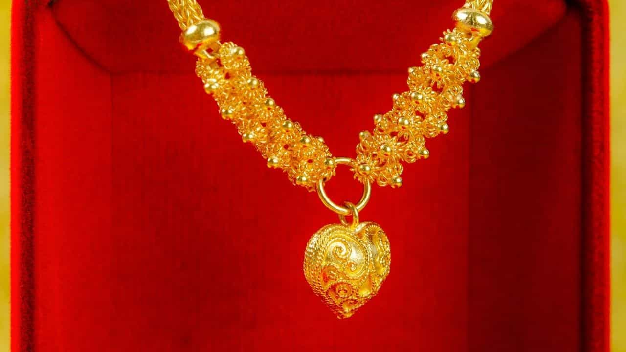 Kerala Gold Rate Today: സെപ്റ്റംബറിൽ പൊന്നിന് കുതിപ്പ്! ഇന്നത്തെ സ്വർണവില Kerala Gold Rate Today: സെപ്റ്റംബറിൽ പൊന്നിന് കുതിപ്പ്! ഇന്നത്തെ സ്വർണവില