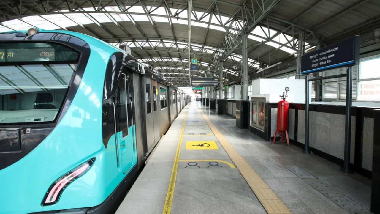 Kochi Metro: ബ്രസീൽ - ഇന്ത്യ ഫുട്ബോൾ മത്സരം: അധിക സർവീസുമായി കൊച്ചി മെട്രോ Kochi Metro: ബ്രസീൽ - ഇന്ത്യ ഫുട്ബോൾ മത്സരം: അധിക സർവീസുമായി കൊച്ചി മെട്രോ