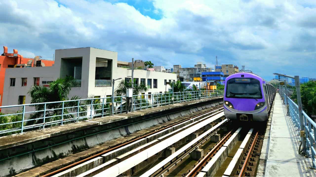 Thiruvananthapuram Metro: തിരുവനന്തപുരം മെട്രോ വന്നാൽ രോഗികൾക്കും ആശ്വാസം; യാത്ര മിനിറ്റുകൾക്കുള്ളിൽ! Thiruvananthapuram Metro: തിരുവനന്തപുരം മെട്രോ വന്നാൽ രോഗികൾക്കും ആശ്വാസം; യാത്ര മിനിറ്റുകൾക്കുള്ളിൽ!